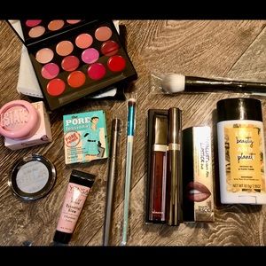 Beauty Bundle: makeup and brushes